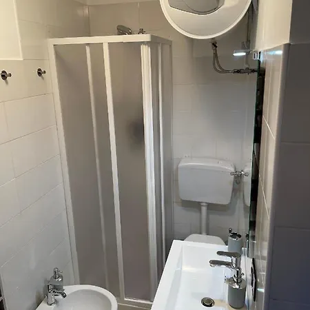 Theroom דירה