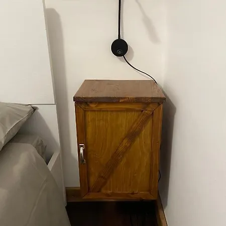 Theroom *